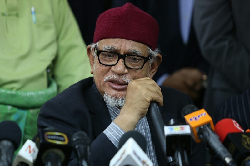 PAS president Datuk Seri Hadi Awang speaks to reporters during a press conference to announce the new Pas-Ikatan alliance, in Kuala Lumpur March 16, 2016. u00e2u20acu201d Picture by Saw Siow Feng