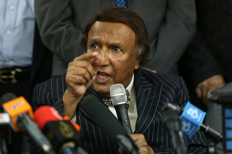 Ikatan Bangsa Malaysia president Tan Sri Abdul Kadir Sheikh Fadzir speaks to reporters during a press conference to announce the new Pas-Ikatan alliance, in Kuala Lumpur March 16, 2016. u00e2u20acu201d Picture by Saw Siow Feng