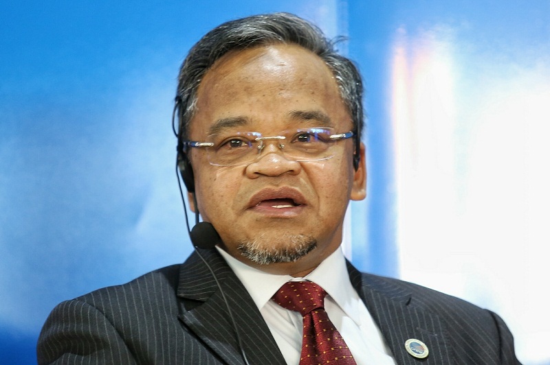 Global Movement of Moderates (GMM) CEO Nasharudin Mat Isa speaks during a forum in Bangi March 23, 2016. u00e2u20acu201d Picture by Saw Siow Feng