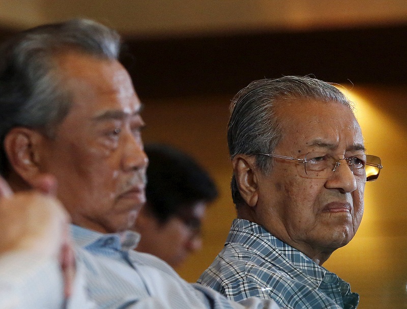 Former deputy prime minister Tan Sri Muhyiddin Yassin (left) and  former prime minister Tun Dr Mahathir Mohamad during the Kongress Rakyat 2016 forum organised by the Save Malaysia movement in Shah Alam March 27, 2016. u00e2u20acu201d Reuters pic 