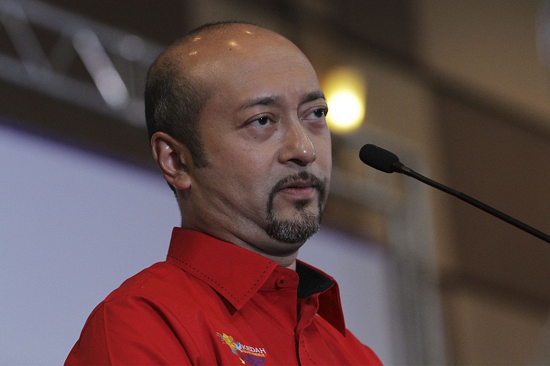 Former Kedah mentri besar Datuk Sri Mukhriz Mahathir speaks during the Kongres Rakyat 2016 forum organised by the Save Malaysia movement in Shah Alam March 27, 2016. u00e2u20acu201d Picture by Yusof Mat Isa