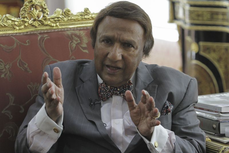 Ikatan President, Tan Sri Abdul Kadir Sheikh Fadzir speaks to Malay Mail Online during an interview at his office in Seri Kembangan, March 24, 2016. u00e2u20acu2022 Picture by Yusof Mat Isa