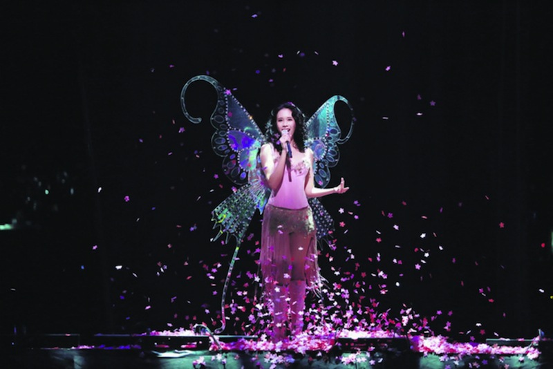 Pandan cake for Karen Mok after her Singapore show? u00e2u20acu201du00c2u00a0Picture courtesy of Unusual Entertainment