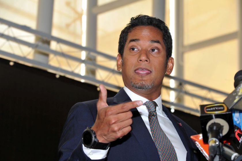 Menteri Belia dan Sukan, Khairy Jamaluddin Abu Bakar menberikan sidang media mengesahkan bahawa individu yang disiasat Suruhanjaya Pencegahan Rasuah Malaysia berhubung isu penyelewengan, merupakan pegawai Kementerian Belia dan Sukan, hari ini. u00e2u20acu201d Foto Be