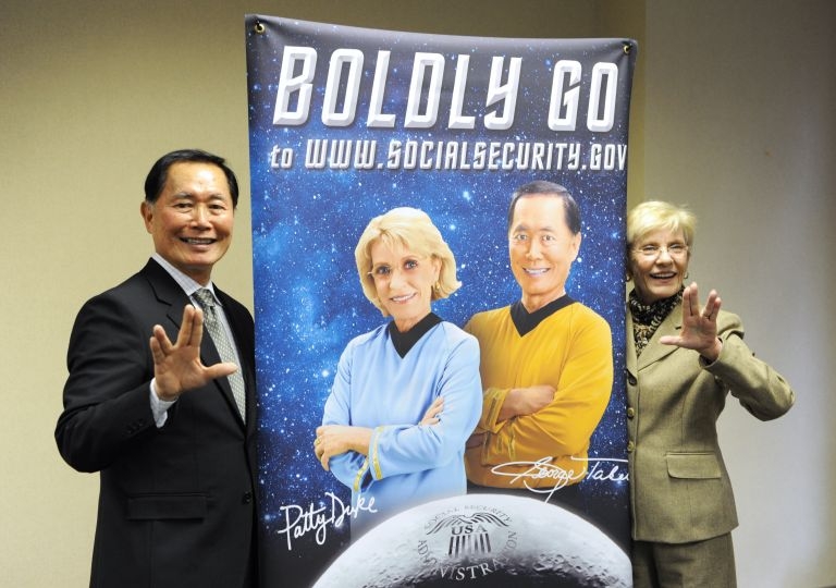 Patty Duke with George Takai in 2011. u00e2u20acu201du00c2u00a0AFP pic