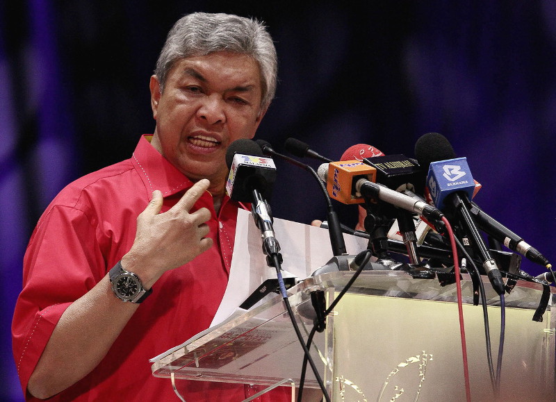 Umno vice-president Datuk Seri Dr Ahmad Zahid Hamidi speaking during the opening of the Annual Conference of Selangor Umno in Serdang, March 20, 2016. u00e2u20acu201d Bernama pic