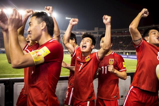 China v Qatar - World Cup 2018 Qualifier - Shaanxi Province Stadium, Xi'an, China - 29/3/16. Wu Lei of China celebrates with teammates after winning against Qatar.nREUTERS/STRINGER