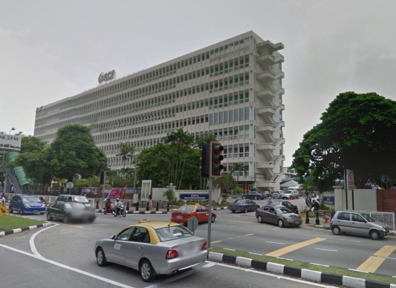 Empat orang dalam keadaan kritikal di Hospital Raja Permaisuri Bainun, Ipoh (foto) selepas mengambil makanan yang dicemari racun di kedai makan di Batu Gajah. u00e2u20acu201d Paparan skrin Google