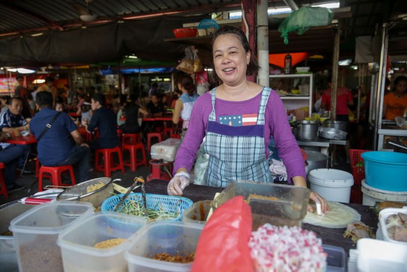 May Lim from Sisters Crispy Popiah has been in the market for about 14 years.