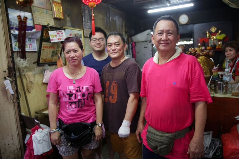 The second generation owners of Ah Weng Koh Hainan Tea.