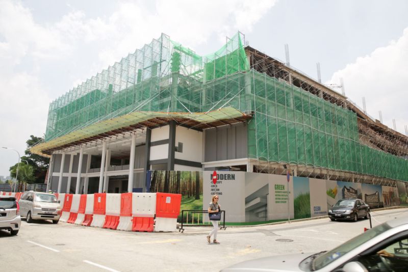 Imbi market traders have been given the notice to relocate to the Intergrated Commercial Complex (ICC) in Pudu by April 1. 