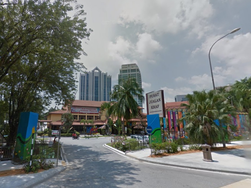 Kompleks Kraf Kuala Lumpur di Jalan Conlay mula dirasmikan pada tahun 1996, kini berusia 20 tahun. u00e2u20acu201d Foto paparan skrin Google Street View
