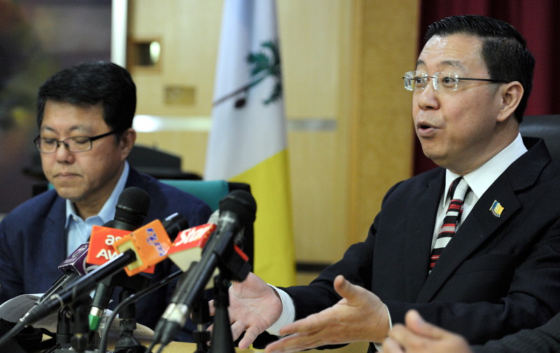 Penang Chief Minister Lim Guan Eng holding a press conference regarding the two-storey bungalow worth more than RM2.8 million that he bought at Jalan Pinhorn, at his office in Kompleks Tun Abdul Razak, George Town, March 18, 2016. u00e2u20acu201d Bernama pic