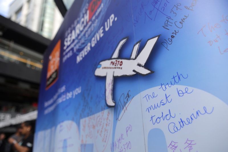 Messages left on the MH370 remembrance board in Publika, March 6, 2016. u00e2u20acu201d Picture by Choo Choy May