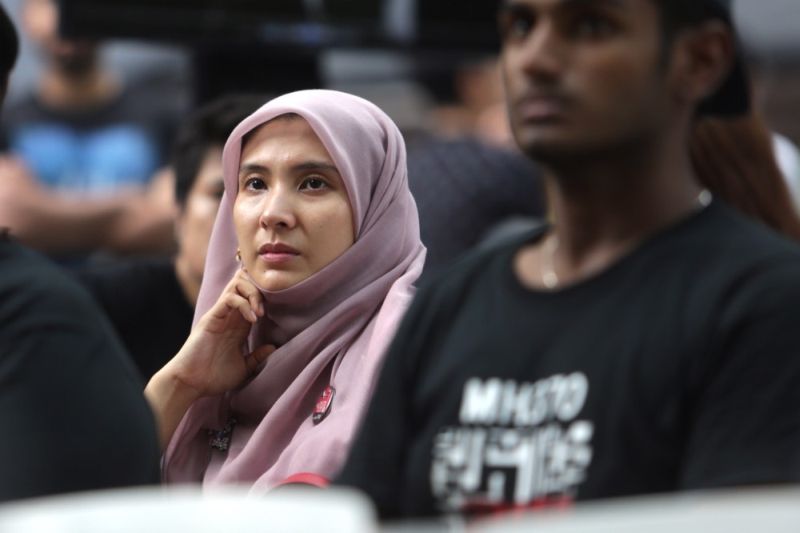 Lembah Pantai MP Nurul Izzah Anuar attends the ceremony held ahead of the second MH370 anniversary in Publika, March 6, 2016. u00e2u20acu201d Picture by Choo Choy May