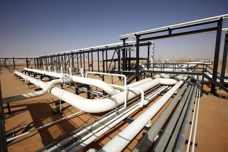 Pipes are pictured at Libyau00e2u20acu2122s El Sharara oilfield December 3, 2014. REUTERS/Ismail Zitouny