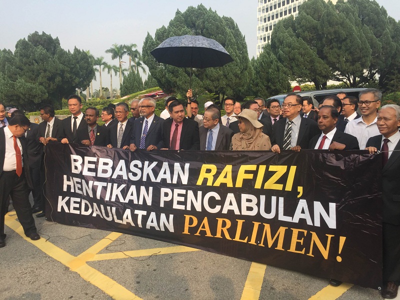 Opposition lawmakers take part in a march to protest the arrest of PKR vice-president Rafizi Ramli, in Kuala Lumpur April 7, 2016. u00e2u20acu201d Picture by Kamles Kumar