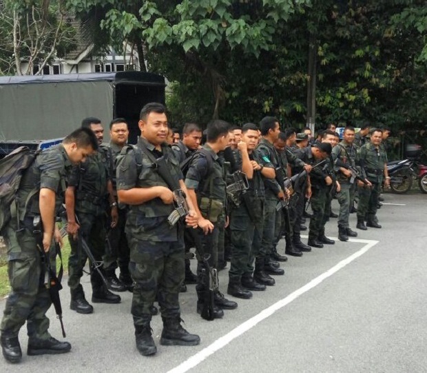 A 50 men team from the General Operations Force (PGA) were seen entering the hills behind the tower at 11.45am.
