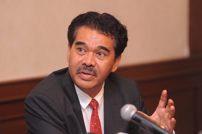 Penang Water Supply Corporation chief executive officer Datuk Jaseni Maidinsa said Putrajaya must implement several measures to prevent water rationing in the northern states. u00e2u20acu201d Picture by KE Ooi