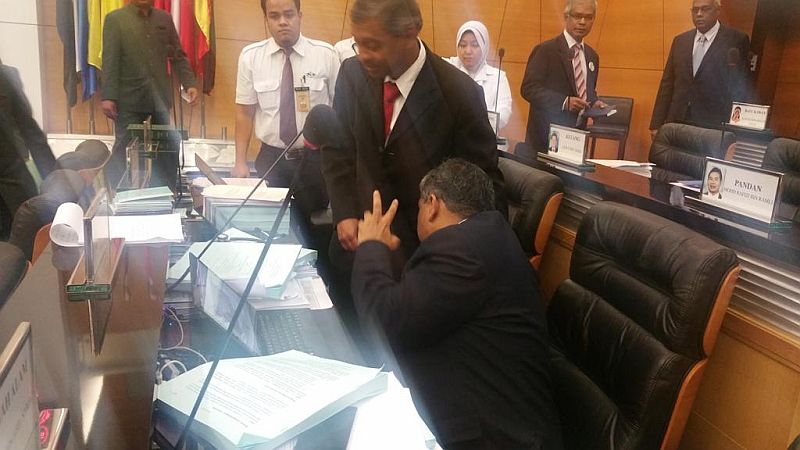 Sepang MP Mohamed Hanipa Maidin fell unconscious at Parliament today and was sent  to Kuala Lumpur General Hospital. u00e2u20acu201d Picture from Ipoh Barat MP Kulasegaran's Twitter account 