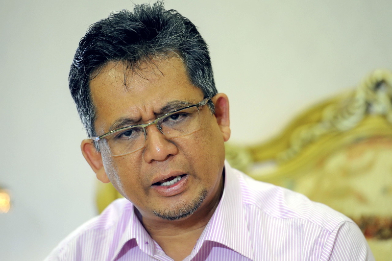 Menteri Besar Datuk Ahmad Razif Abdul Rahman ketika wawancara khas bersama Bernama di kediamannya di Seri Iman di Kuala Terengganu, 1 April 2016. u00e2u20acu201d Foto Bernama