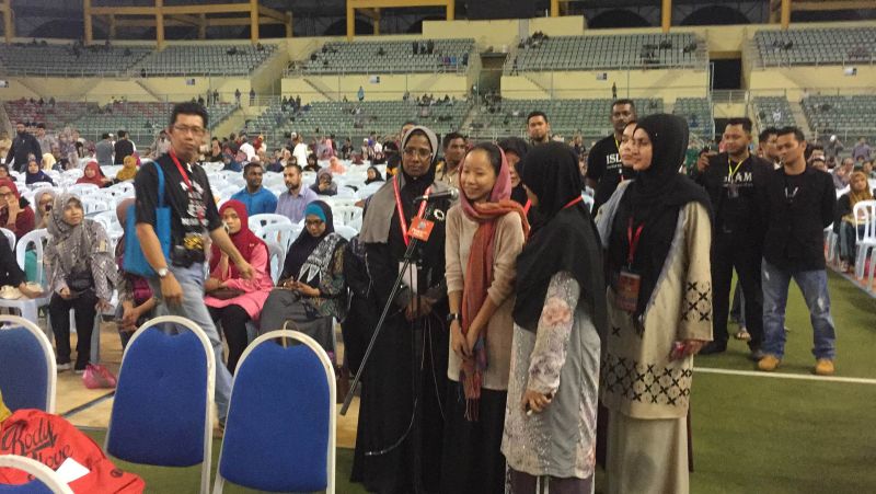 Michelle, formerly a Buddisht, was the third conversion of the night at Zakir Naik's lecture. — Picture by Kamles Kumar
