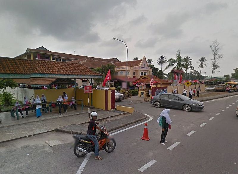 Kira-kira 900 pelajar SMK Pengkalan Chepa II diarah mengambil u00e2u20acu02dccuti peristiwau00e2u20acu2122 susulan serangan histeria, yang menimbulkan ketakutan pelajar dan kakitangan. u00e2u20acu2022 Paparan skrin Google 