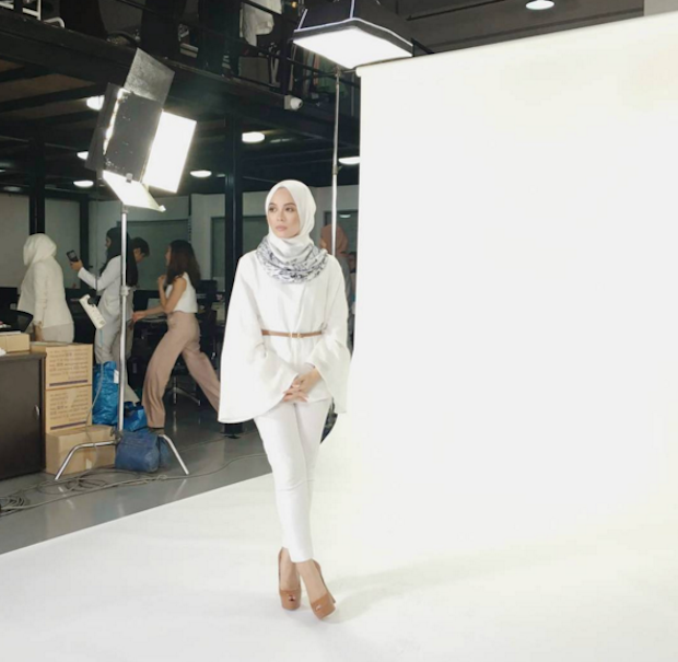 Vivy Yusof is a popular blogger-turned-mompreneur. u00e2u20acu201d Instragram.com/VivyYusofn