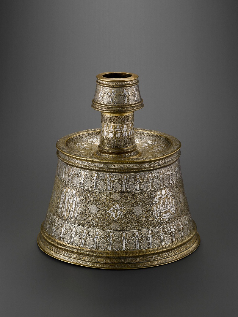 Chandelier signé Dawud ibn Salama al-Mawsili. — Picture by Hughes Dubois