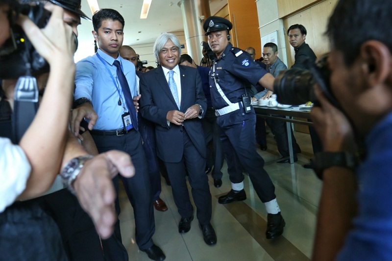 Bank Negara Malaysia Governor Datuk Muhammad Ibrahim arrives for the Global Islamic Finance Forum 5.0 at Sasana Kijang, Kuala Lumpur May 11, 2016. u00e2u20acu201d Picture by Saw Siow Feng 