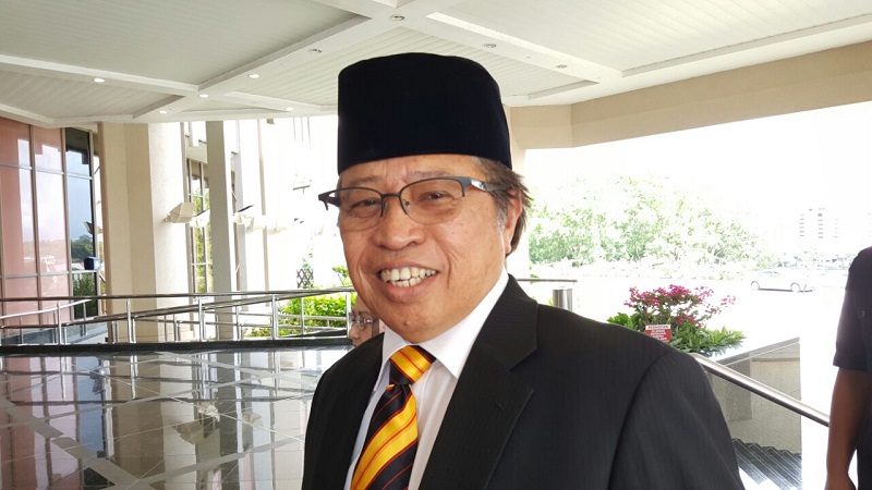 Datuk Amar Abang Johari Openg arrives for the swearing in ceremony for the Sarawak Cabinet in Kuching May 13, 2016. u00e2u20acu201d Picture by Sulok Tawie
