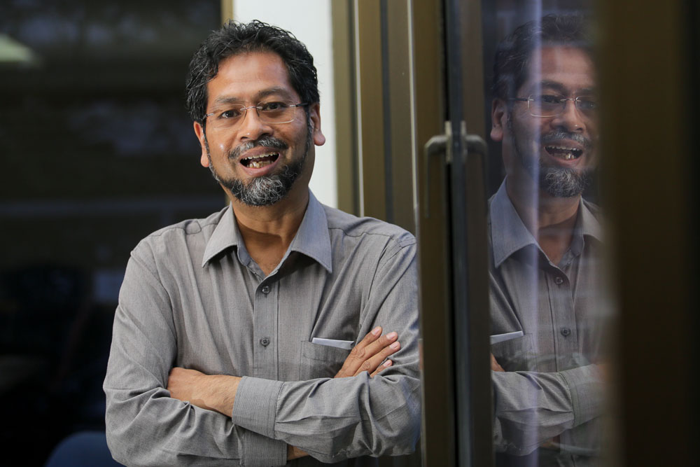 Mercy Malaysia president Datuk Dr Ahmad Faizal Mohd Perdaus speaks to Malay Mail Online during an Interview. u00e2u20acu201d Picture by Choo Choy May