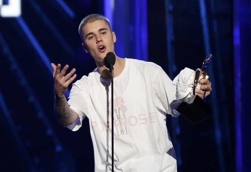 Justin Bieber accepts the award for Top Male Artist at the 2016 Billboard Awards in Las Vegas May 23, 2016. u00e2u20acu201d Reuters pic