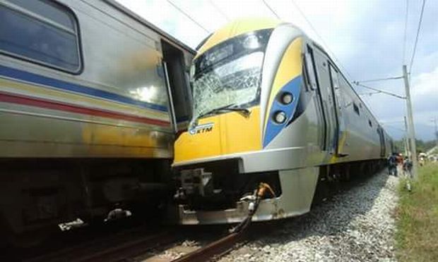 Two passengers trains carrying hundreds on board collided at Batang Kali in Hulu Selangor, May 7, 2016. u00e2u20acu201d Bernama pic