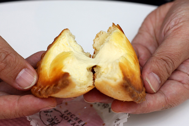 Enjoy the soft molten core for Tokyo Secret's Hanjyuku cheese tarts
