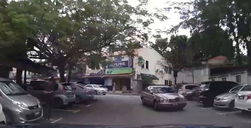 Always be the one on the defensive when you drive. u00e2u20acu2022 Picture by YS Khong