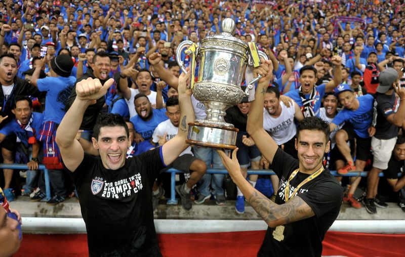 JDT's Rolandopereyra Jorge Diaz (left) with teammate Juan Marin Lucero celebrate after winning the FA Cup at the Shah Alam Stadium May 14, 2016.  u00e2u20acu201d Bernama pic