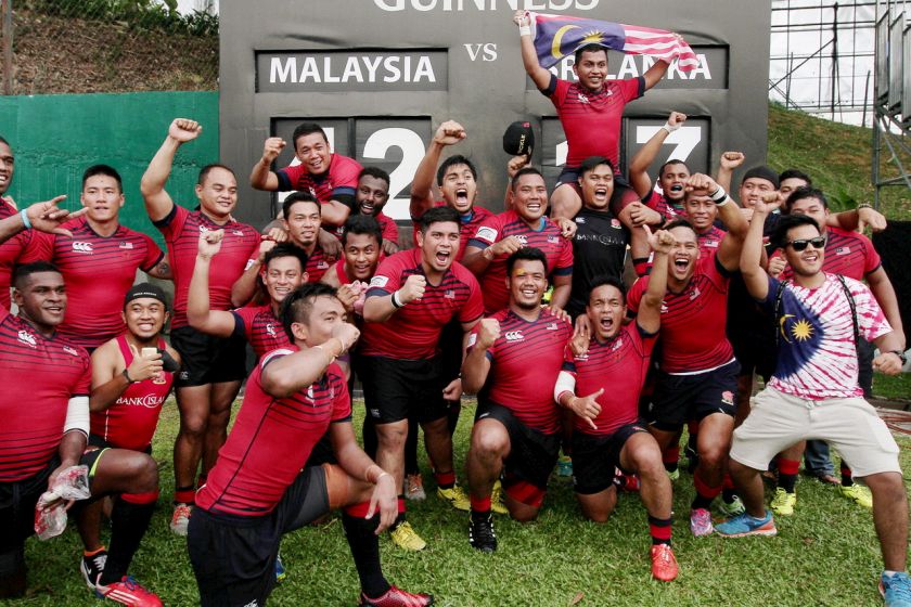 Para pemain ragbi Malaysia meraikan kemenangan mereka 42-17 ke atas Sri Lanka pada Kejohanan Ragbi Asia 2016 di Padang Diraja Selangor semalam. u00e2u20acu201d Foto Bernama