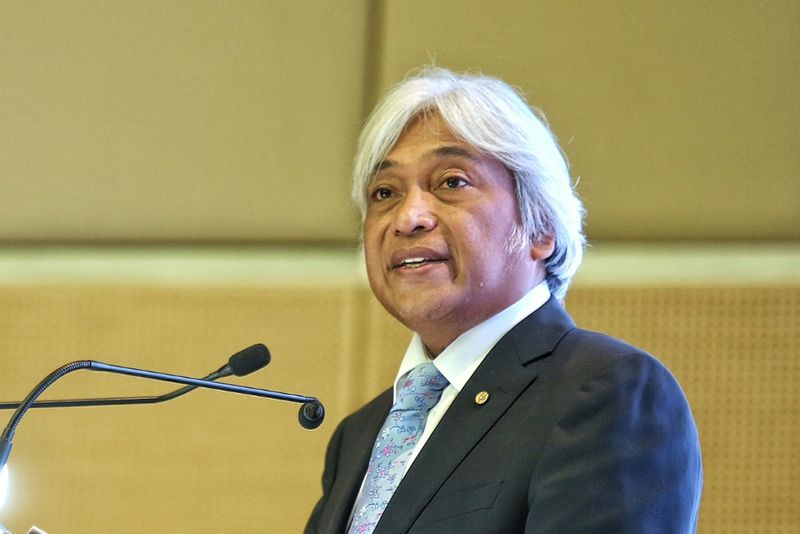 Bank Negara Malaysia Governor Tan Sri Muhammad Ibrahim delivers his keynote speech during the Global Islamic Finance Forum 5.0 at Sasana Kijang, Kuala Lumpur May 11, 2016. u00e2u20acu201d Picture by Saw Siow Feng 