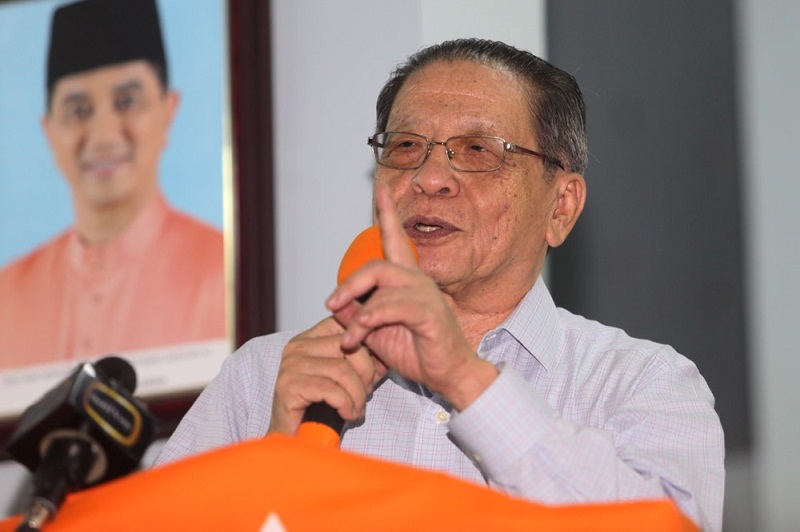DAP's Lim Kit Siang in Pekan Sekinchan June 1, 2016. u00e2u20acu201d Picture by Choo Choy May