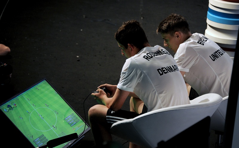 Players August Rosenmeier (left), from Denmark, and David Bytheway from England, compete in the final of the Grand Finale of the interactive virtual World Cup at Morro da Urca, Rio de Janeiro, Brazil  July 3, 2014. u00e2u20acu201d AFP pic