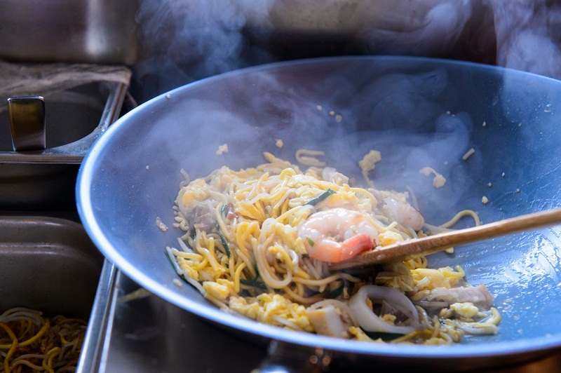 Relive the days of eating Farrer Road's famed Fried Hokkien Noodles at One Farrer’s Food Street.