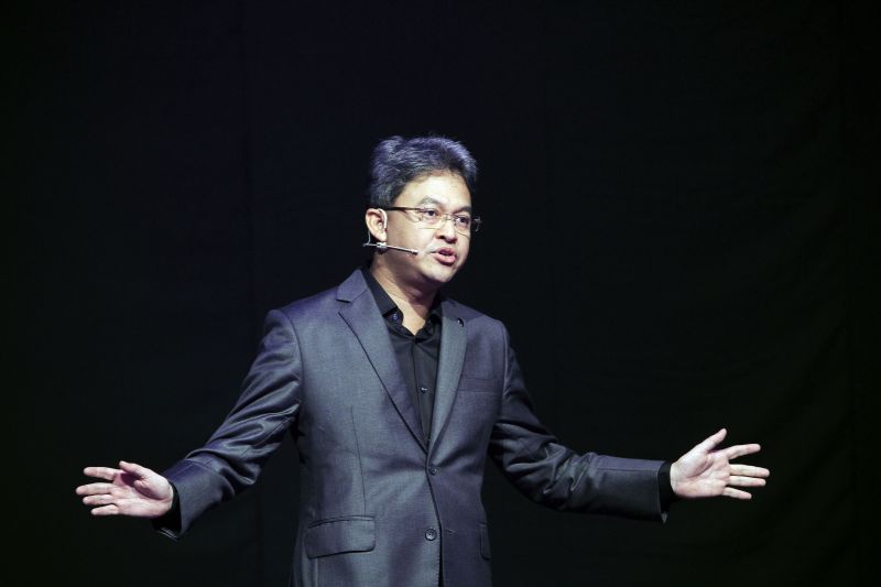 Chief Executive Officer Proton, Datuk Ahmad Fuaad Kenali, speaks at the launch of the new Proton Perdana at the Putrajaya International Convention Centre, June 14, 2016. u00e2u20acu2022 Picture by Yusof Mat Isa
