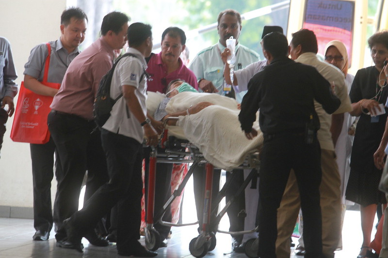 Kedah Menteri Besar Datuk Seri Ahmad Bashah Md Hanipah being transferred to the Penang General Hospital in George Town for further treatment, June 6, 2016. u00e2u20acu201d Bernama pic