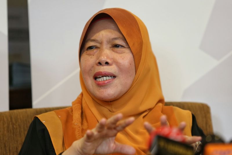 Datuk Azizah Mohd Dun speaks at the National Population and Family Development Board's (LPPKN) 50th anniversary event, June 10, 2016. u00e2u20acu2022 Picture by Saw Siow Feng