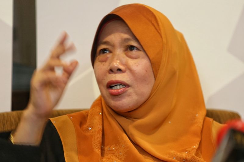 Datuk Azizah Mohd Dun speaks at the National Population and Family Development Board's (LPPKN) 50th anniversary event, June 10, 2016. u00e2u20acu2022 Picture by Saw Siow Feng