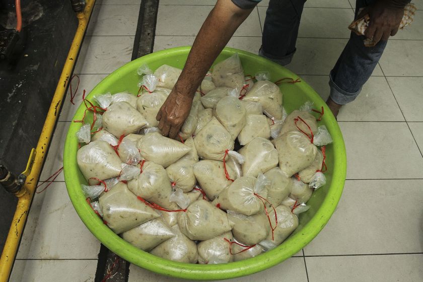 Packets of ‘bubur lambuk’ ready for distribution. 