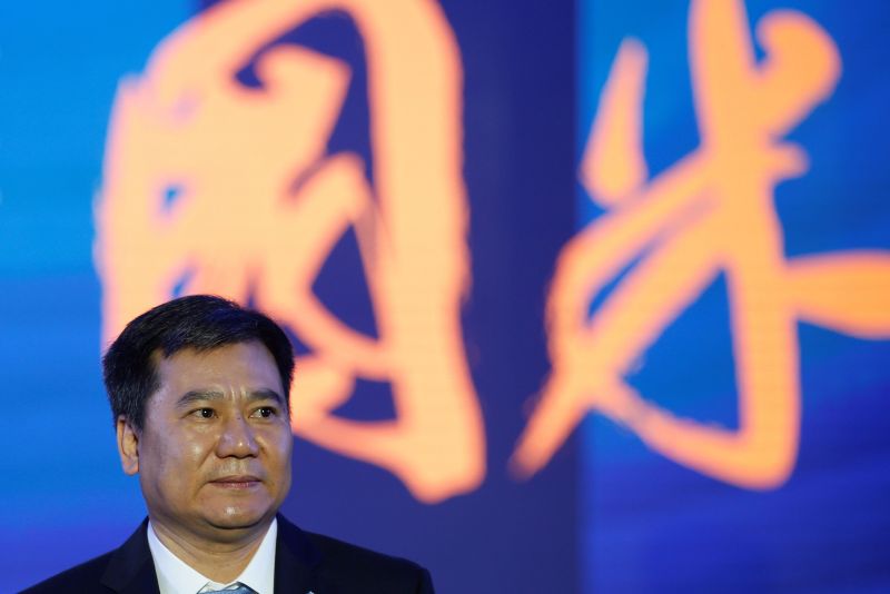 Suning chairman Zhang Jindong attends a news conference with Chinese retailer Suning and Italyu00e2u20acu2122s Inter Milan in Nanjing, Jiangsu Province, June 6, 2016. REUTERS/Aly Song