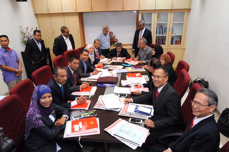 Kedah Mentri Besar Datuk Seri Ahmad Bashah chairs the state exco meeting at the Penang Hospital June 22, 2016. u00e2u20acu201d Picture by KE Ooi