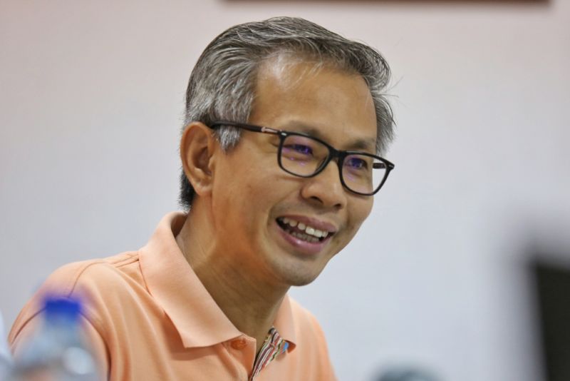 Tony Pua holds a press conference at Sekinchan, June 14, 2016. u00e2u20acu2022 Picture by Saw Siow Feng